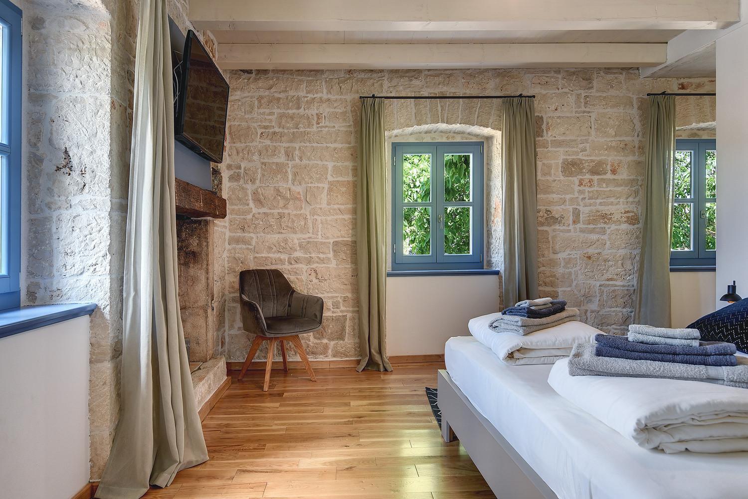 Villa Pi For 8 People In Central Istria With Heated Pool & Large Garden Tinjan Exterior photo